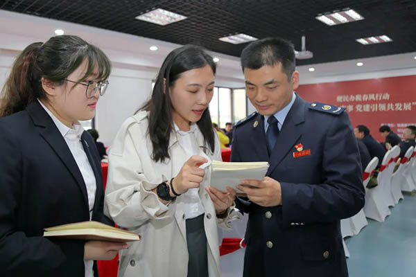 學史力行辦實事：江蘇稅務900名“政策服務專員”為企服務